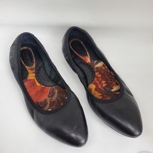 Born Black Leather Ballet Flats